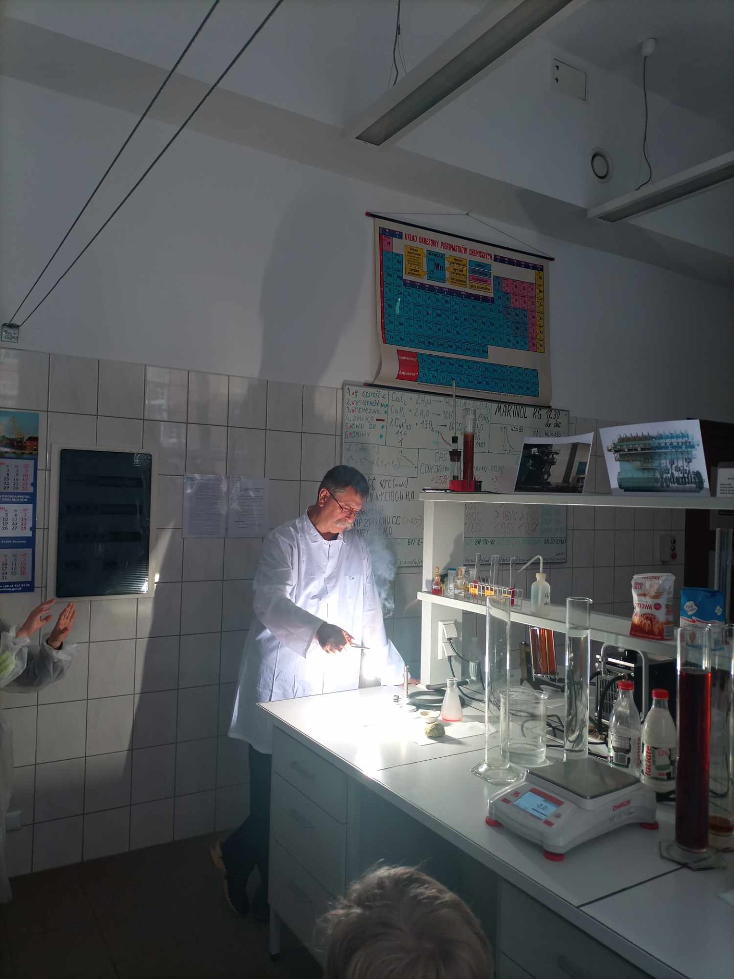 Udział klasy 5b w warsztatach chemicznych zorganizowanych przez Politechnikę Morską w Szczecinie.