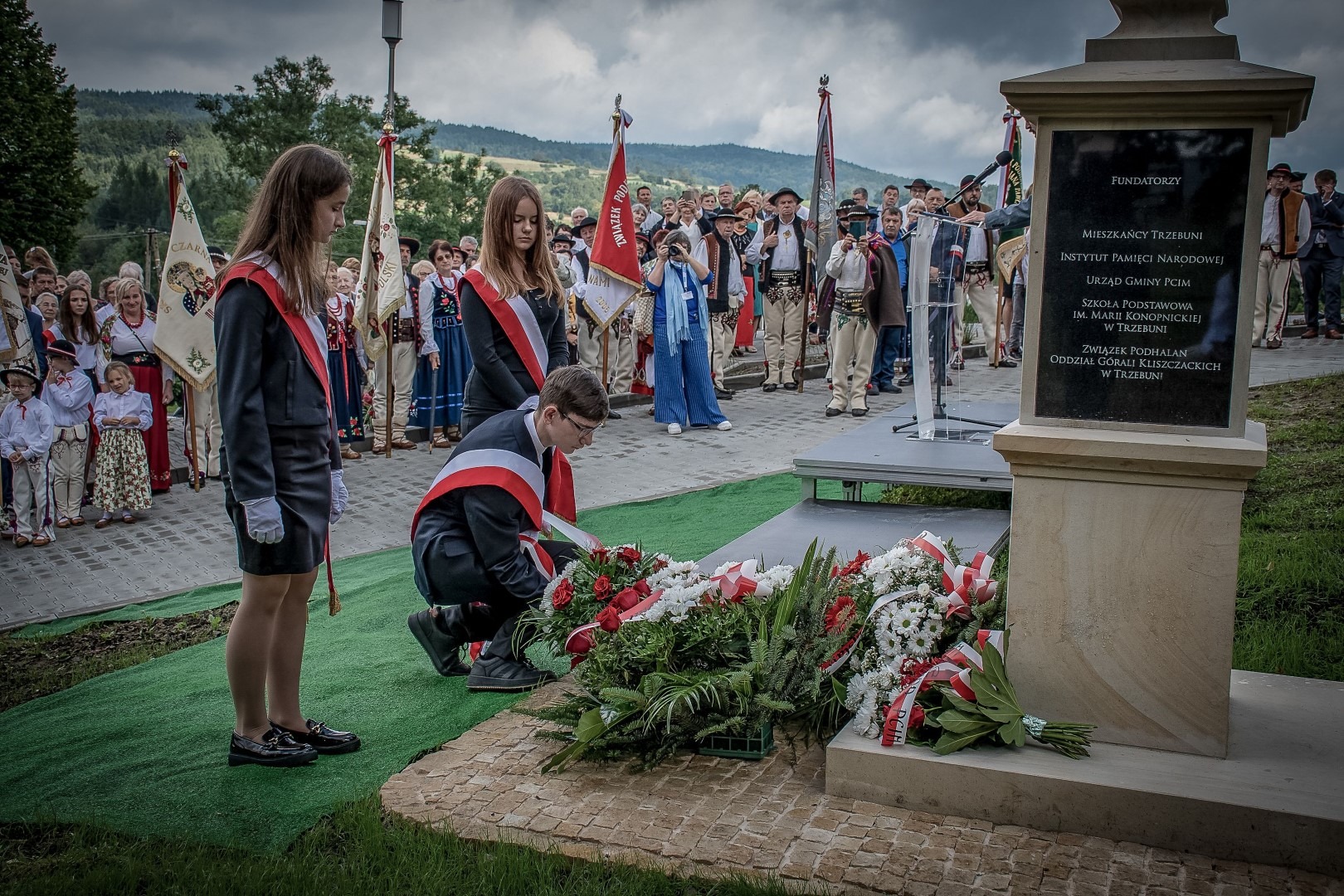 Uroczystość odsłonięcie pomnika „trzebuńskiej wojny o krzyże” - Obrazek 4