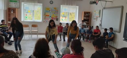 Kultúrny program, žiakov Elokovaného pracoviska v Čelovciach, pri príležitosti Dňa matiek - Obrázok 4