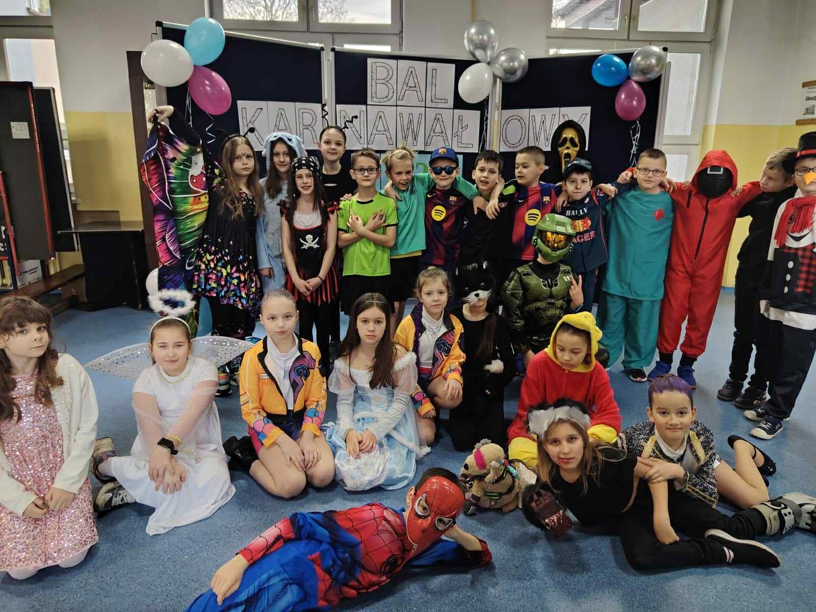 Zabawa karnawałowa w kl. 1-3 - Obrazek 5