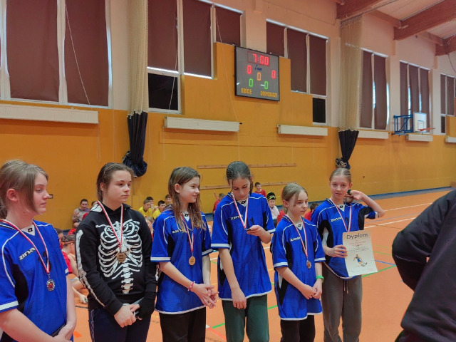 Sukces sportowy Szkoły Podstawowej w Rosnowie - Obrazek 1