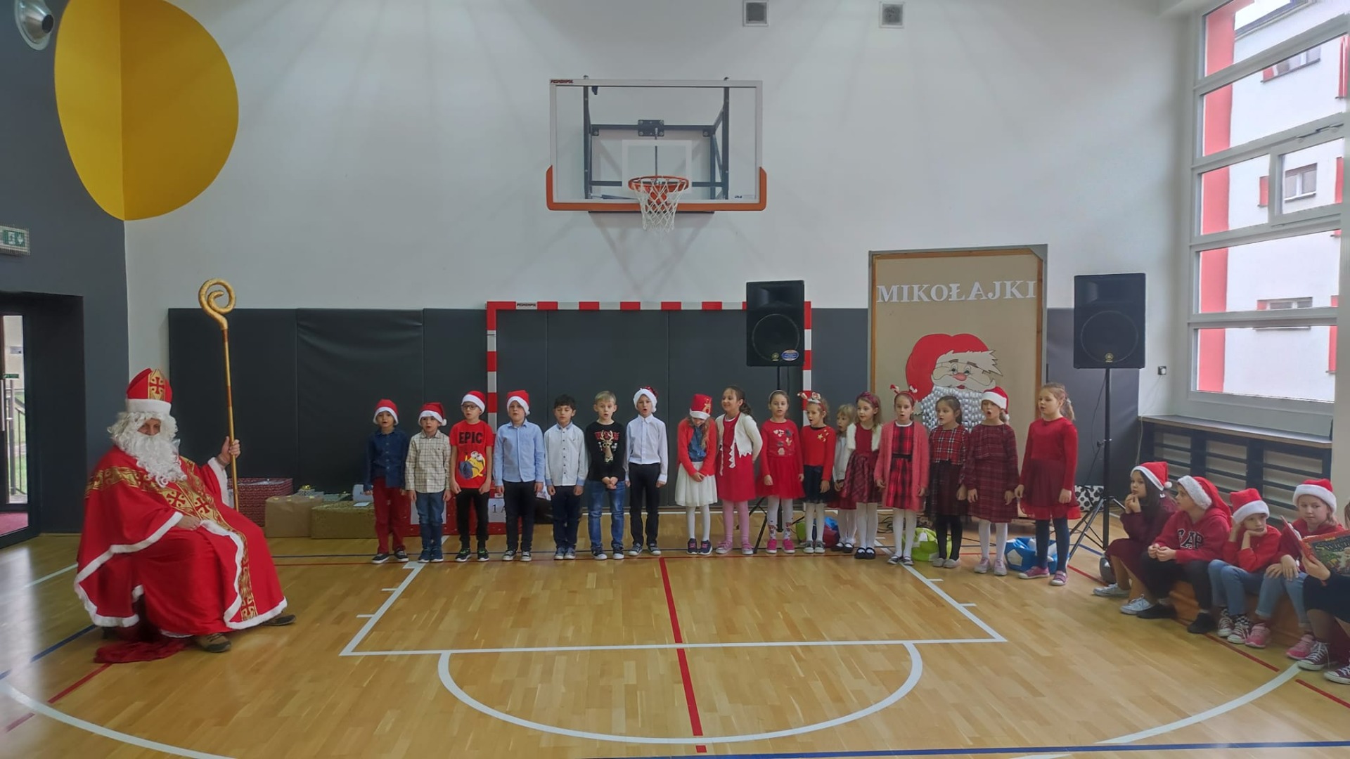 Święty Mikołaj w naszej szkole!  - Obrazek 1