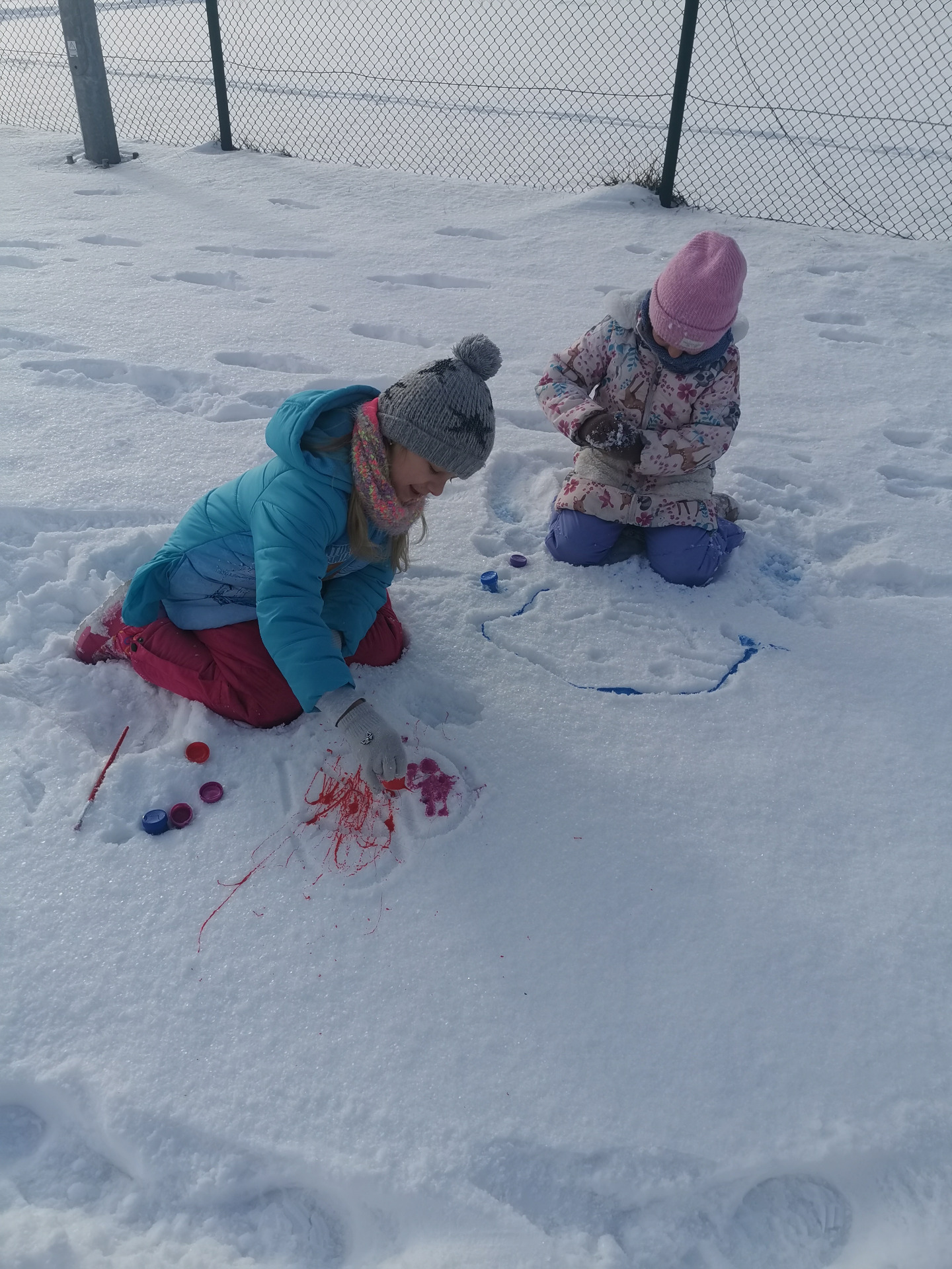 Snow painting, czyli kreatywne zajęcia w klasie 2b