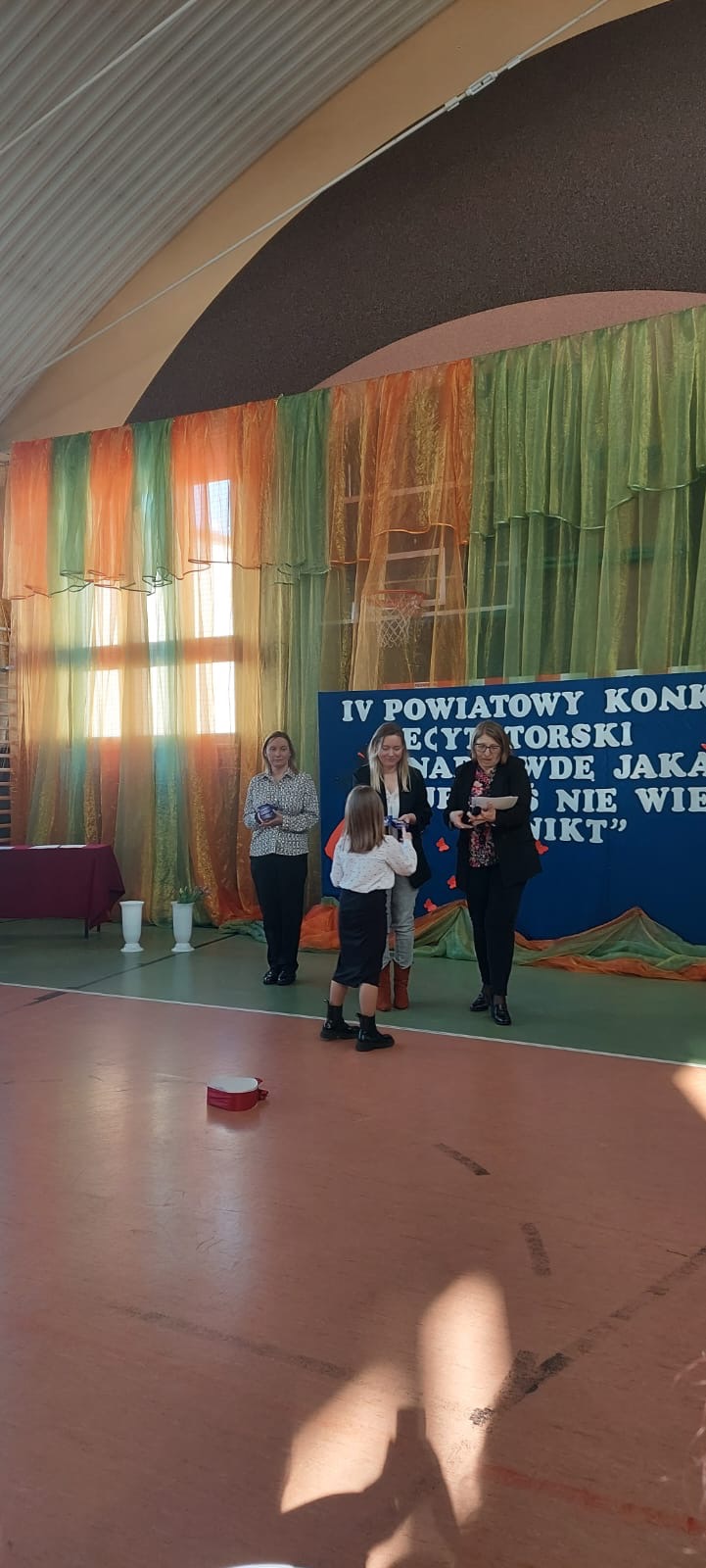 👍👍👍Trzy kobiety, które reprezentowały naszą szkołę w IV Powiatowym Konkursie Recytatorskim w Borowem👌👌👌 - Obrazek 6