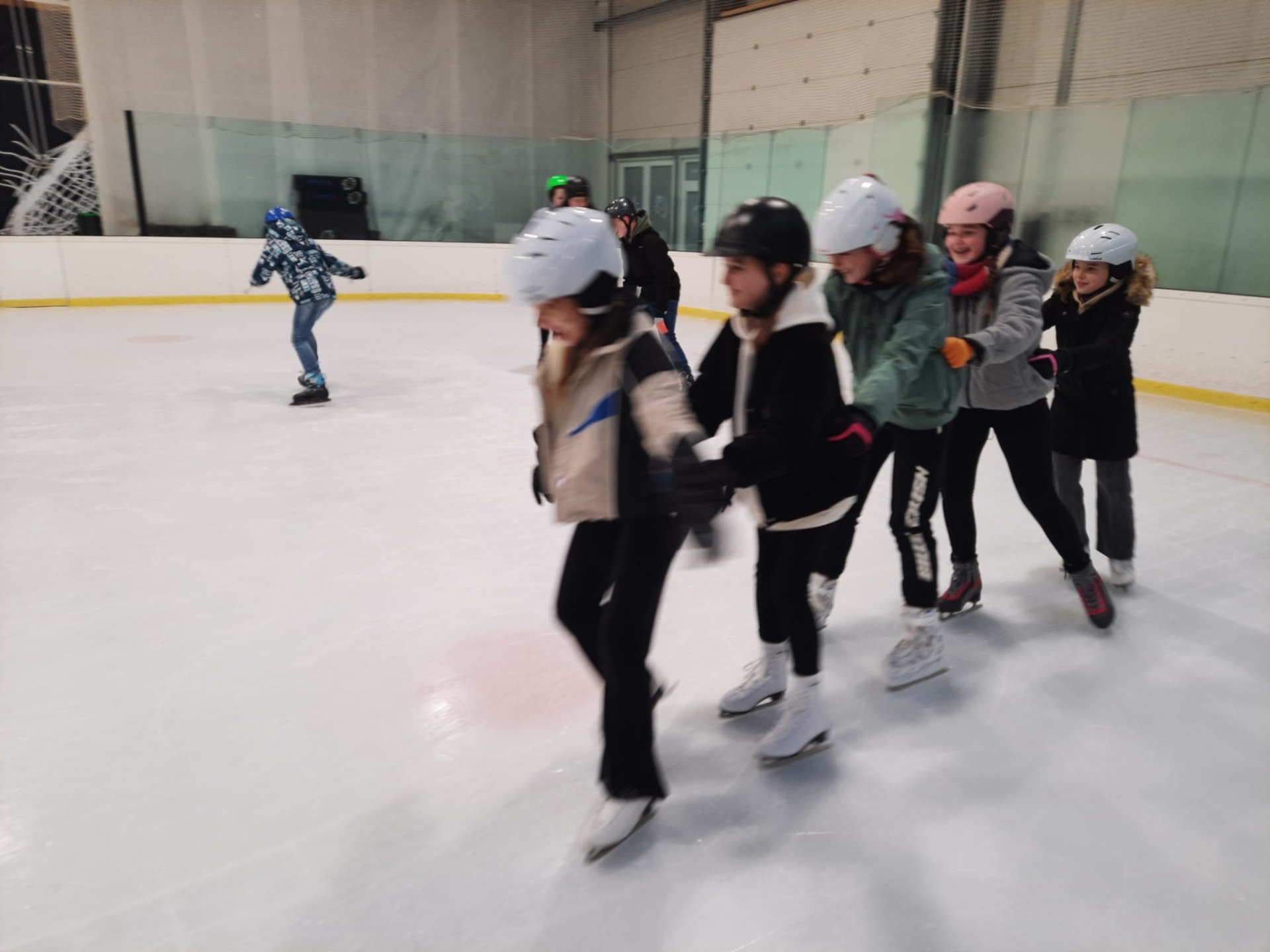 Užívame si korčuľovanie - Obrázok 3