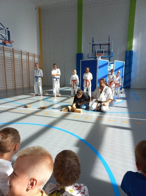 Kolejny pokaz Karate w naszej szkole - Obrazek 3