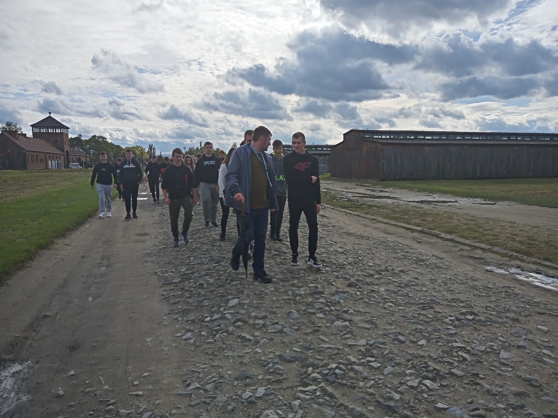 Zwiedzamy Muzeum Auschwitz-Birkenau i Pustynię Błędowską - Obrazek 4